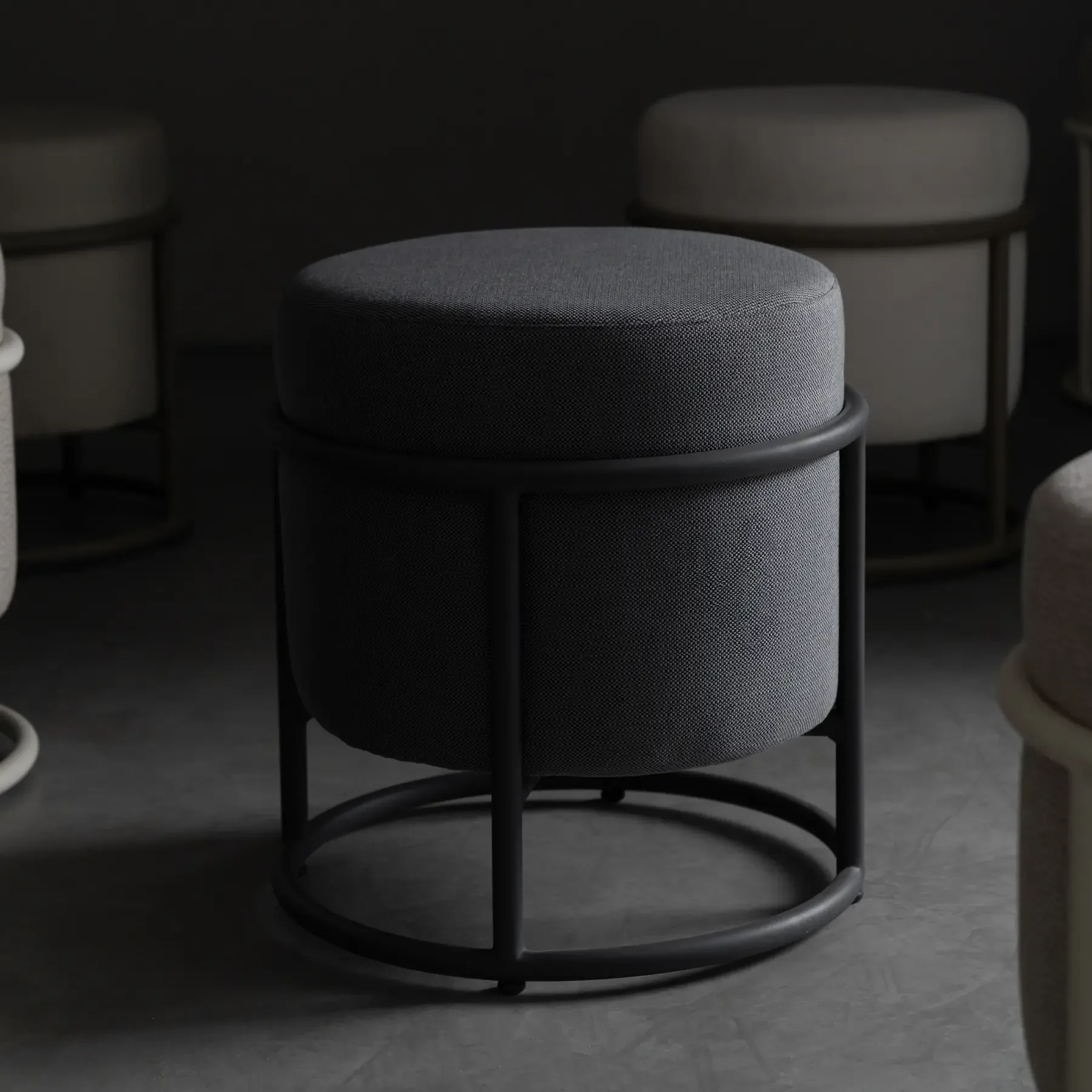 Luna Q Stool
